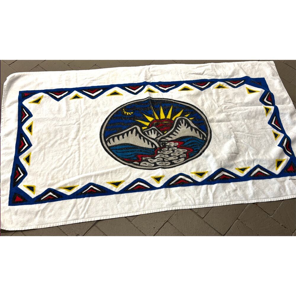 Vintage 1997 Marlboro White Beach Towel Mountains Philip Morris
